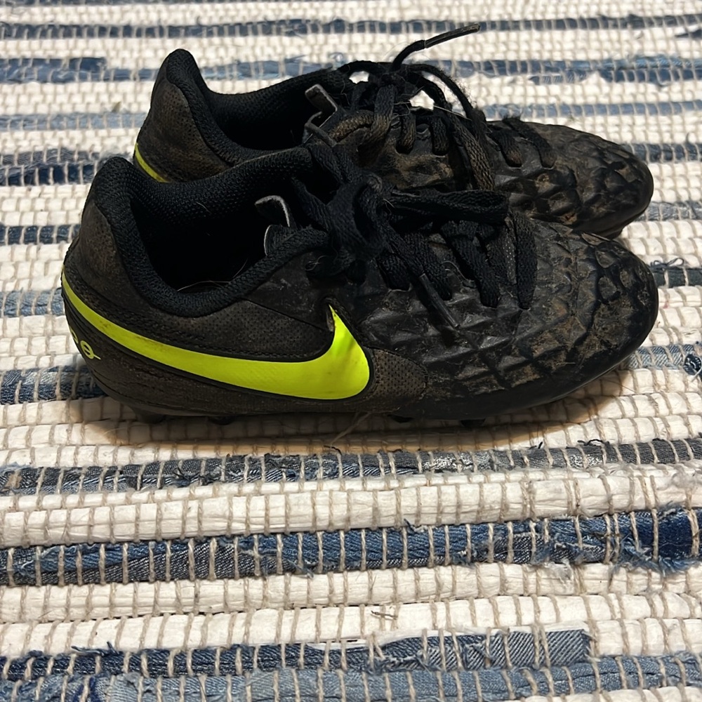 Nike Kids Black and Neon Soccer Cleats